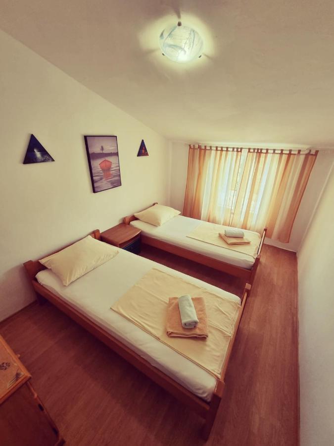 Apartments Nada Krk Town Exterior photo
